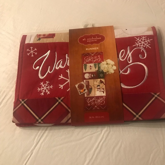 St. Nicholas Square Other - NWT Holiday Table Runner 🎄